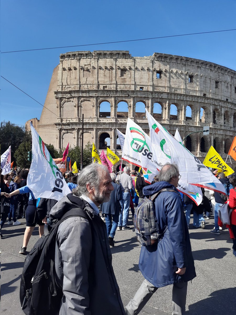 Migliaia di persone in piazza a Roma, in corteo verso il Circo Massimo, per la Giornata Nazionale della memoria e dell'impegno in ricordo delle vittime delle mafie organizzata da @libera_annclm Auser c'è.