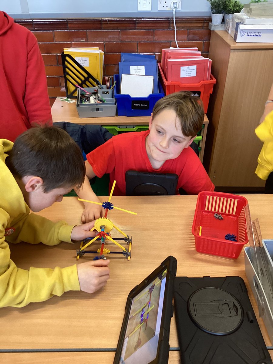 Year5Markeaton's tweet image. 🧠💪 Absolutely smashed our work looking at pulleys, levers and gears. Can’t wait to see them in action next week at @CromfordMills #MPSscience
