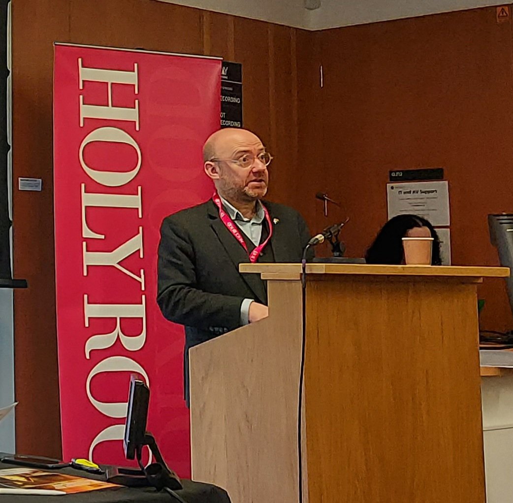 ACampbellCIHCM's tweet photo. 2045 is achievable but we've spent too much time on targets and not enough time on actions - this needs to change @patrickharvie speaking at #hollyroodhousing #scotclimateseries https://t.co/9kLYE9w0fu