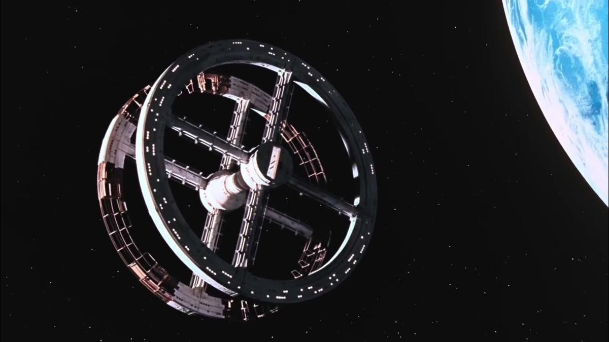 @AppleFM @AblemanAdam @C_S_Skeptic ...ship is the space station shown earlier in the movie: