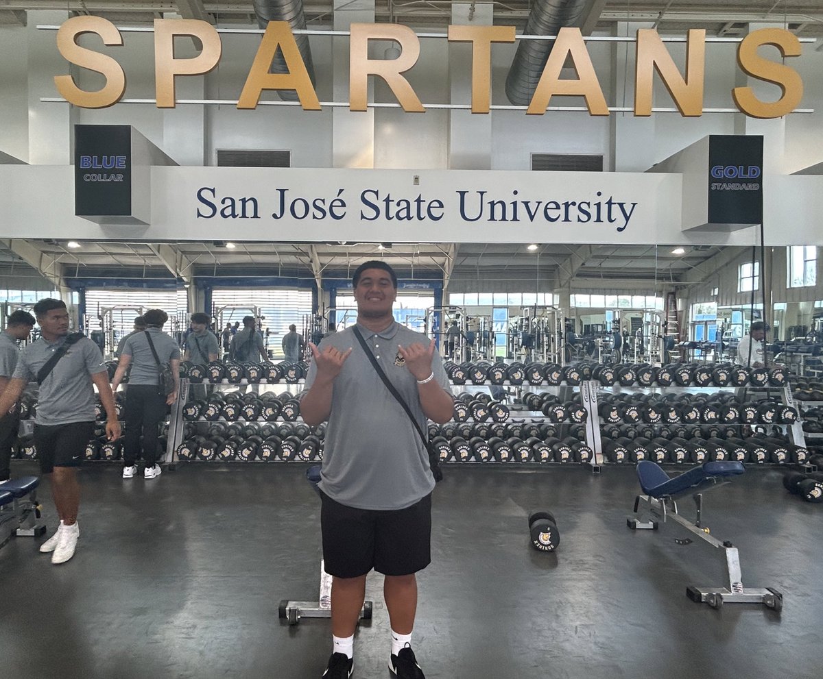 Blessed! Thank you Coach @ken_niumatalolo @JohnEstes55 @CoachBojay and staff for having us. We enjoyed our time and loved the atmosphere look forward to what the future holds for the 808. #Giveitall2God #ThisIsSparta #Offered