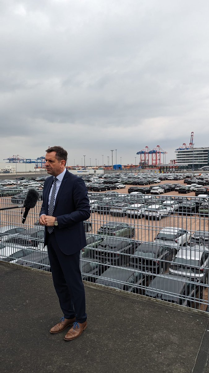 Bund beschließt nationale Hafenstrategie - ohne Finanzzusagen.

140 Maßnahmen für deutsche Häfen zdf.de/nachrichten/he…

#hafenstrategie #cuxhaven #nports #jadeweserport #energiewende