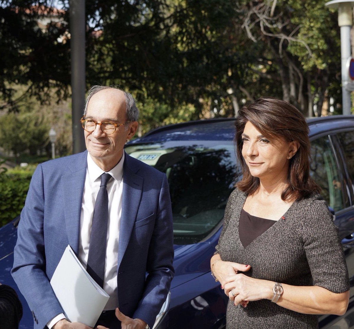 Le député, ancien ministre, @ericwoerth nous fait l’honneur d’être présent à la Conférence métropolitaine des maires. L’objectif de cette visite : simplifier le millefeuille administratif pour simplifier la vie des habitants. Nos politiques locales doivent être plus lisibles.