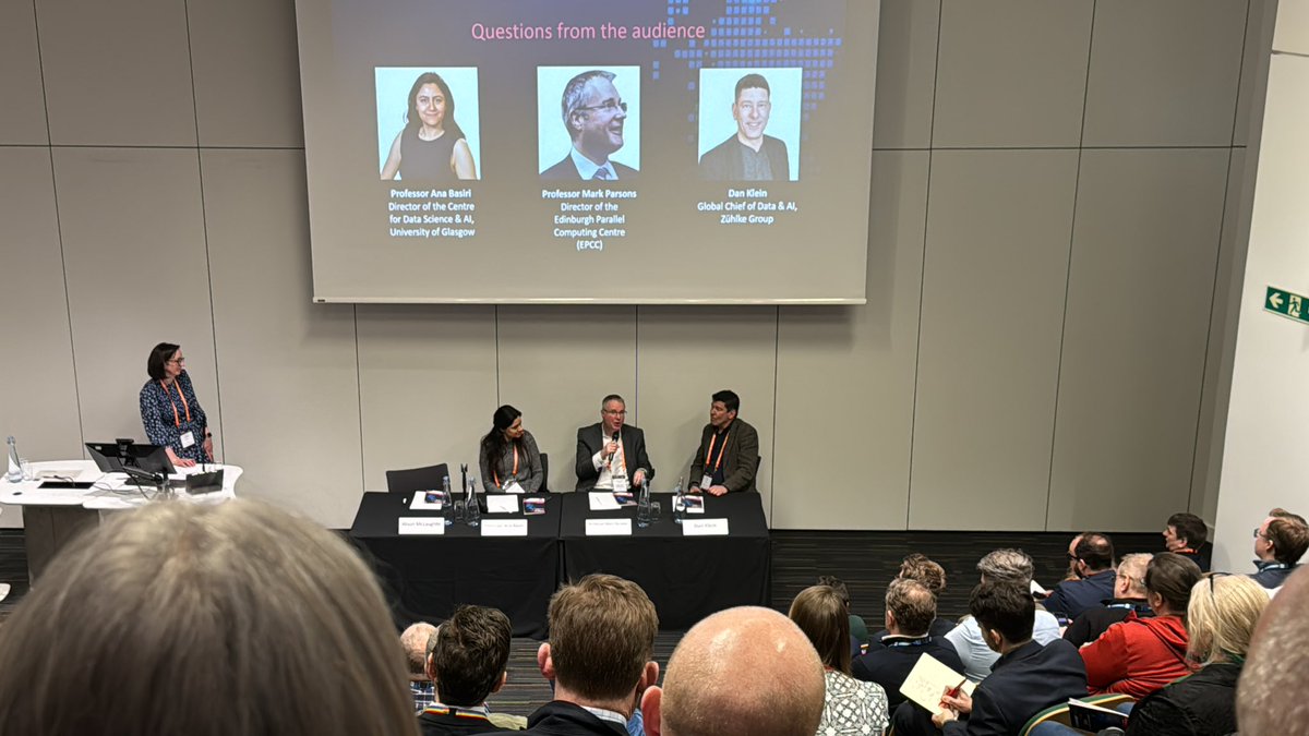 Futurescot_News's tweet photo. ‘One of the crucial things that needs to happen is the re-engineering of data and how we move it around,’ says Dan Klein, when talking about the future of public services #FSCloud https://t.co/71KB1aGXEk