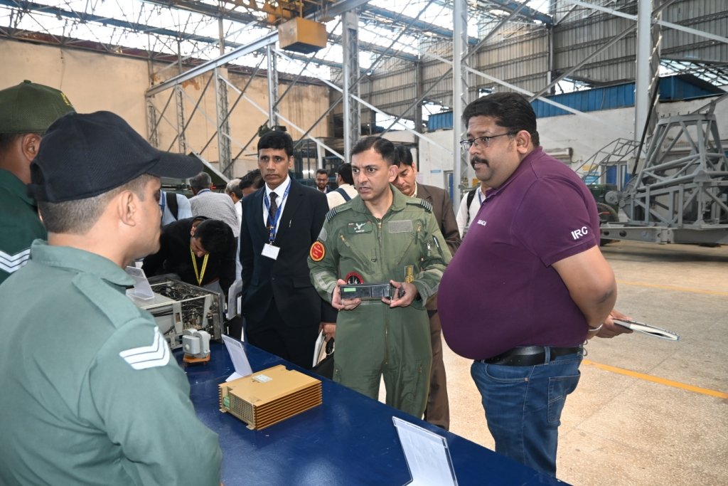SIDMIndia's tweet image. #SIDM facilitated a visit for 15 industry members to 7 BRD, @IAF_MCC on March 18, 2024. The visit provided an opportunity for the industry to engage in meaningful discussions with senior IAF officers, gaining insights into #indigenization processes and requirements.