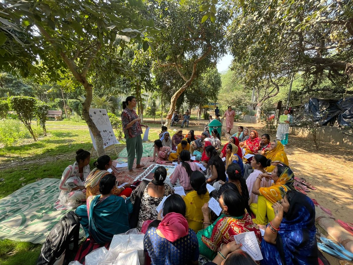 Urban slums often pose challenges to citizens' well-being. In partnership with <a href="/City_Sabha/">City Sabha</a>  , we held meetings in 3 Okhla clusters to map resources like police booths, anganwadi centers, public toilets, &amp; improve local mobility.