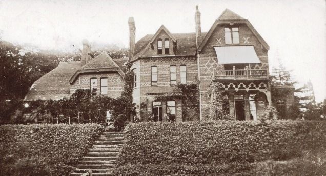 #ThrowbackThursday - #Ottershaw Vicarage, 1913 Until Christ Church consecrated in 1864 residents of Ottershaw attended church in #Chertsey. Vicarage too large for vicar & so smaller one built in Cross Lane in 1935. #TBT #LocalHistory