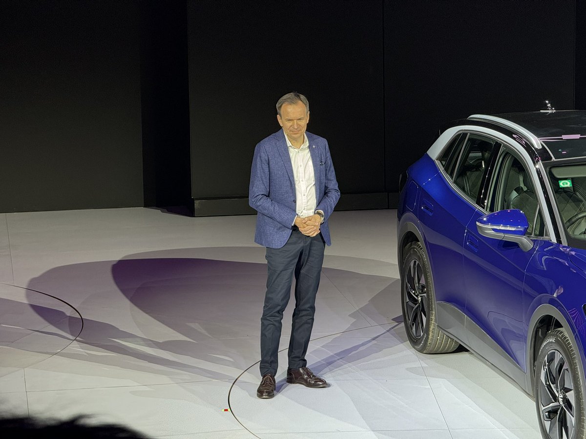 NamasteCar's tweet photo. #VolkswagenID4 revealed for Indian market. #vwindia @volkswagenindia https://t.co/TgQr8OfvVA