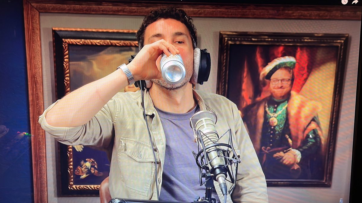 UtahPowSurfer's tweet photo. @ennykravitz when anyone takes a sip on the pod and you cut to them, it makes me smile everytime. #waterchamp #ymh @marknorm https://t.co/ENWrBLNmVl