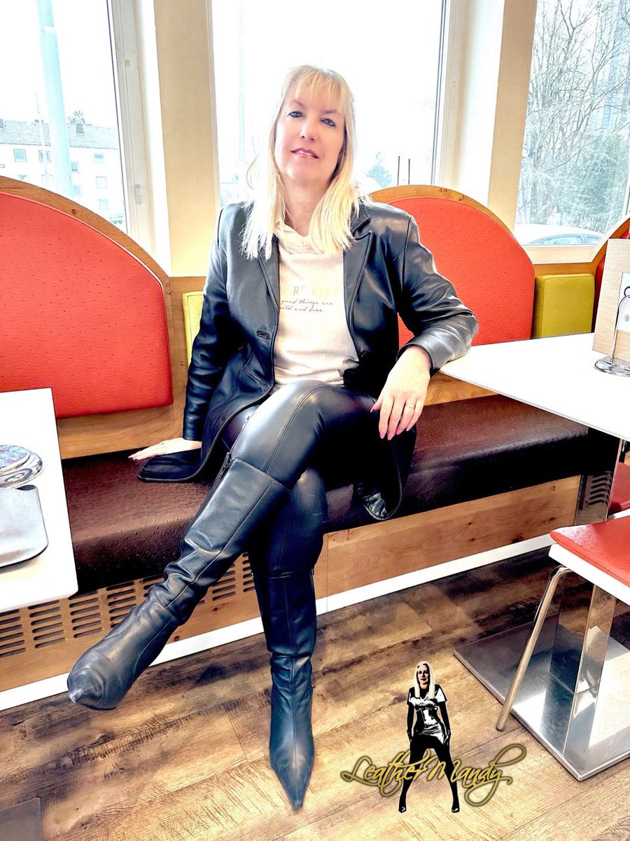Good morning have a great day! 🖤 leathermandy.com #leather #leatherleggings #leatherboots #leatherfashion #leatheroutfit #ootd #outfitoftheday #boots #leder #lederleggings #lederstiefel #leatherpants #lederhose #lederstiefel #leatherboots #heels #highheels #heelsboots