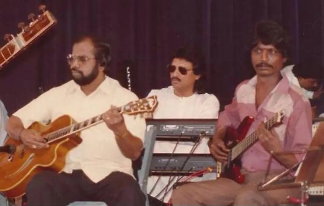 🤔
All instrumentalists who worked with Raaja Sir  were immensely popular.