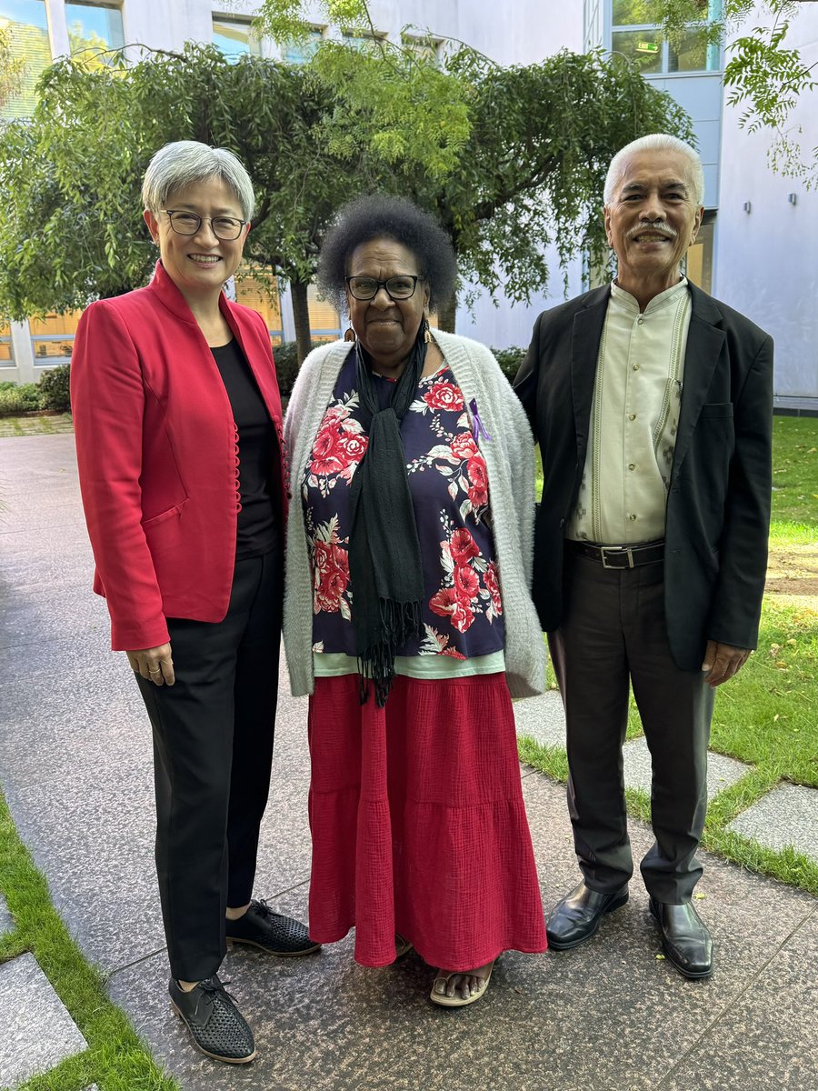 Climate change is an existential threat to our region. Thank you to former Kiribati President Anote Tong and Aunty McRose Elu from Sabai Island for sharing your perspectives with me. Australia will continue to build Indigenous knowledge and action into our climate change efforts.