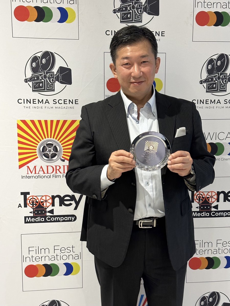 kouin_movie's tweet photo. 📽️柿崎ゆうじ監督最新作📽️
🏆国際映画祭 世界3カ国5部門受賞🏆
🎬映画「コウイン~光陰~」🎬
✨4月12日より全国順次公開✨
2023、および2024年に様々な国際映画祭にノミネートされ、
この作品の受賞歴はこちらになります。
◆ロンドン国際フィルムメーカー映画祭2024
外国語部門 最優秀作品賞 受賞
◆エディンバラ国際映画祭2024
外国語部門 最優秀監督賞 受賞(柿崎ゆうじ)
外国語部門 最優秀編集賞 受賞
◆マドリード国際映画祭2023
外国語部門 最優秀作品賞 受賞
◆ミラノ国際フィルムメーカー映画祭2023
外国語部門 最優秀男優賞 受賞(出合正幸)
そして!2024年のニース国際映画祭にて
6部門にノミネートされました!
・最優秀監督賞
・最優秀作品賞
・最優秀男優賞(出合正幸さん)
・最優秀女優賞(竹島由夏さん)
・最優秀脚本賞
・最優秀編集賞
※すべては外国語部門
是非「コウイン」見に来てください
🎟️ムビチケ販売中!
https://t.co/7fZwGwhmSD
#コウイン
#KOUIN
#光陰
#柿崎ゆうじ
#柿崎ゆうじ監督
#カートエンターテイメント
#長編映画
#映画
#第二警備隊
#エーチームアカデミー
#元自衛官
#警備員
#警備会社
#出合正幸
#竹島由夏
#榎木薗郁也
#中里信之介
#山崎真実
#伊藤つかさ
#大鶴義丹
#野村宏伸
#村本明久
#黒岩よし
#島村明日果
#笹田優花
#小原卓也