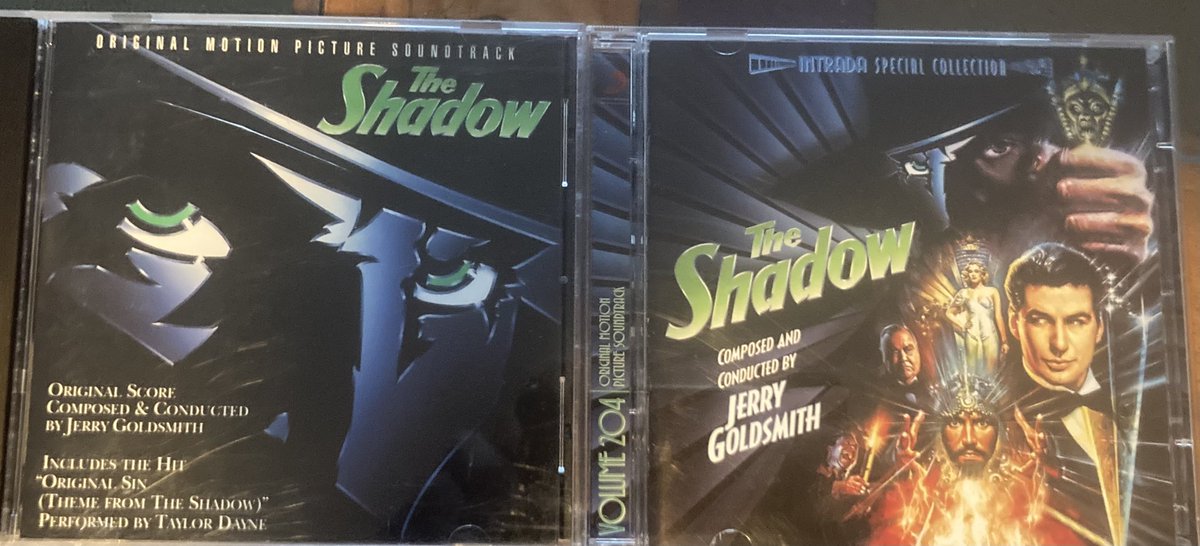 shardasmal's tweet photo. La sombra (1994). ¿Qué opinas de esta #bandasonora de #JerryGoldsmith ? A mi me encanta el tema principal, así como el de amor y otro mucho material bueno. Se aprecia mejor en la edición extendida. La #pelicula no me gusta. #cine #bso #hardasmal #goldsmith #theshadow #soundtrack https://t.co/i0lJm3VVc4