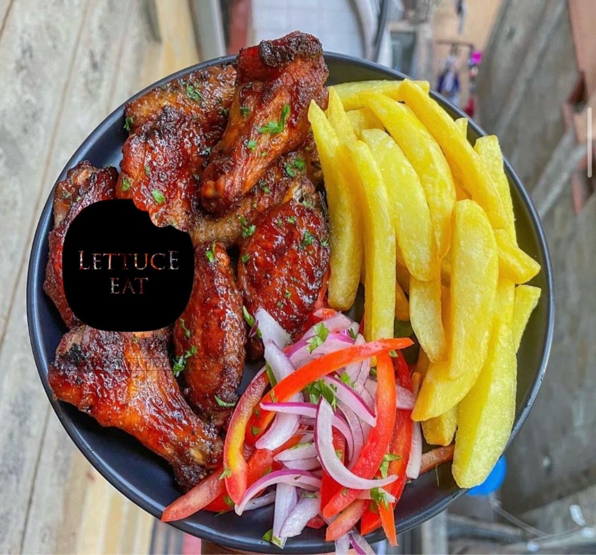 Don’t worry the wing woman is here ! Available to order today at only 32000. Simply dial 0701575267,0773428314 to make your orders