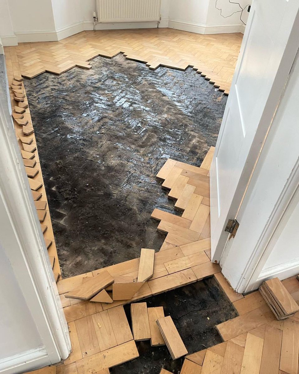 wfsnorthwales's tweet photo. Beech Parquet flooring to this lounge and hall. It needed some block repairs, then a sand and seal. Finished with a Berger-Seidle lacquer.  Happy customer and a happy team
#floorsanding 
#hall 
#lounge 
#dustfree 
#restoration 
#renovation 
#wood 
#flooring 
#abergele
#northwales https://t.co/ZoiZFEfgJI