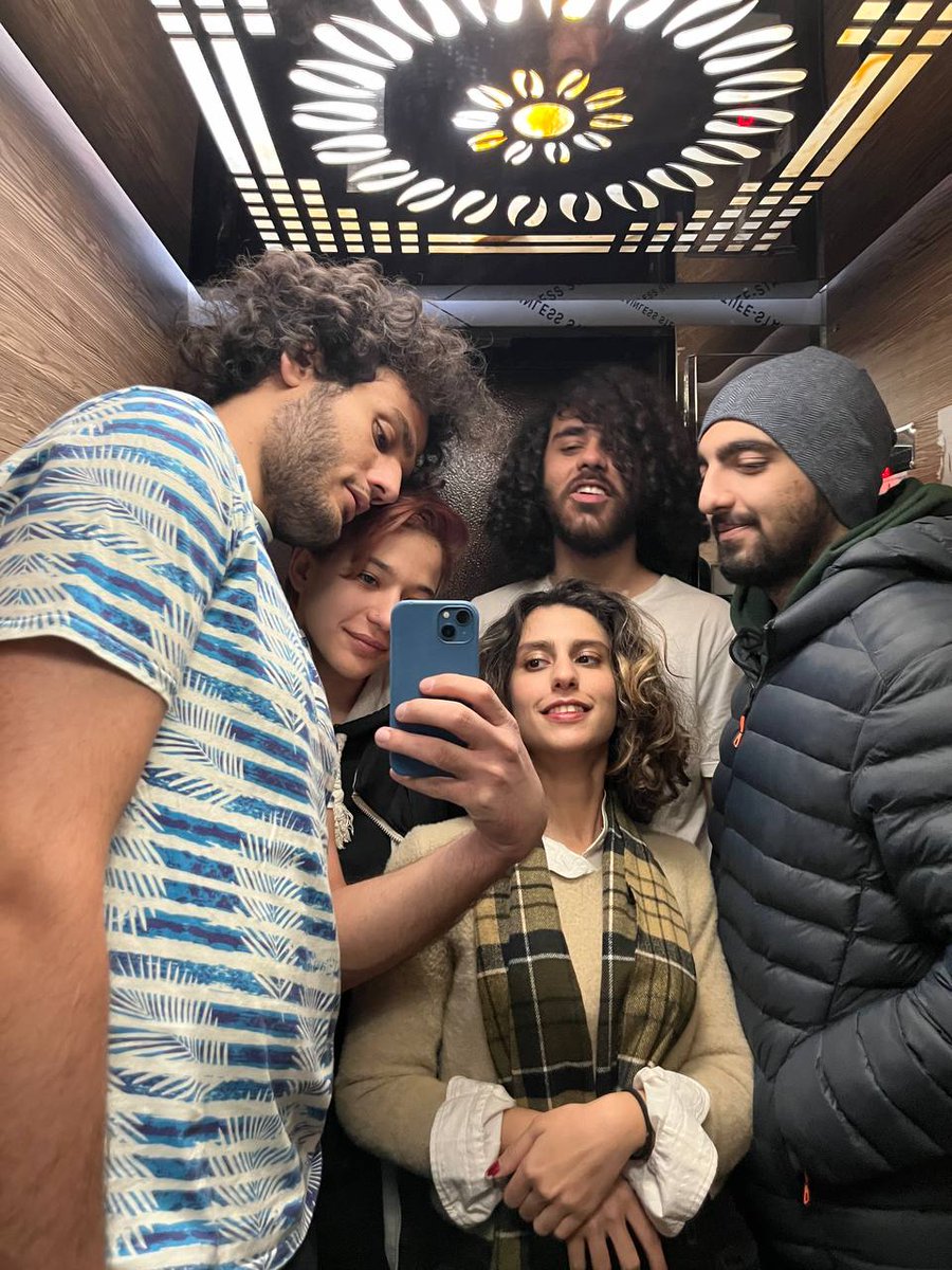aria_modaber's tweet photo. سال پیشم یکی از خوش فاز ترین سالای جهان بود. https://t.co/zvBaic2xAU