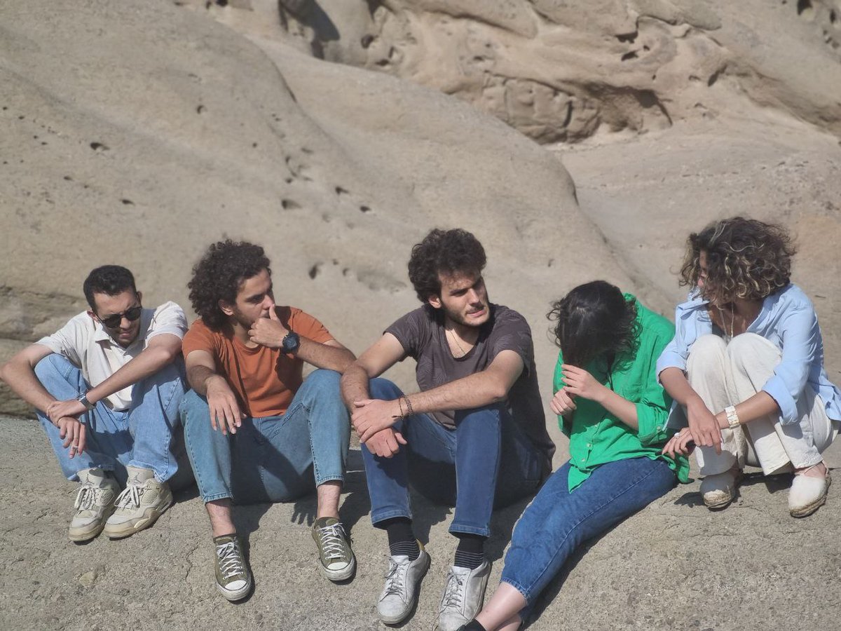 aria_modaber's tweet photo. سال پیشم یکی از خوش فاز ترین سالای جهان بود. https://t.co/zvBaic2xAU