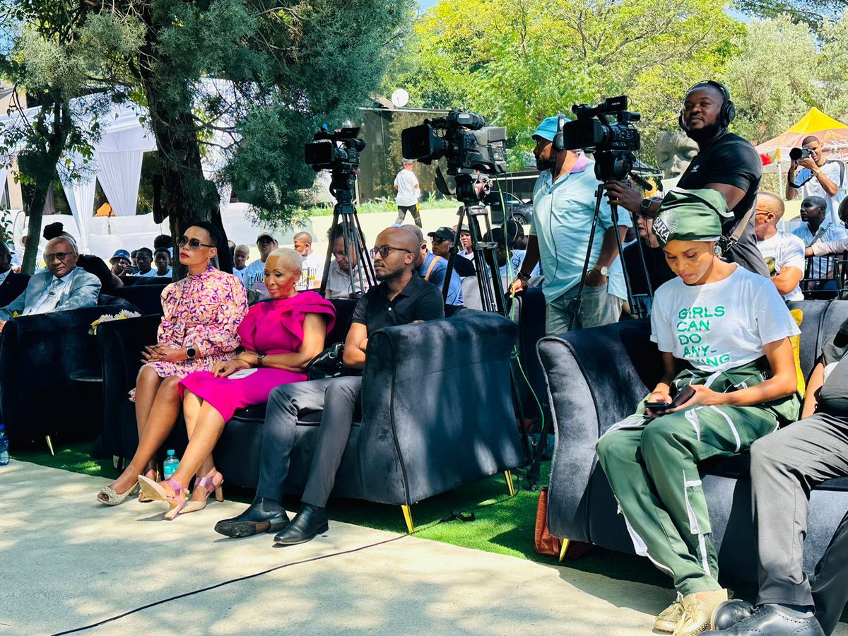 SARA_POLITICS tweet media