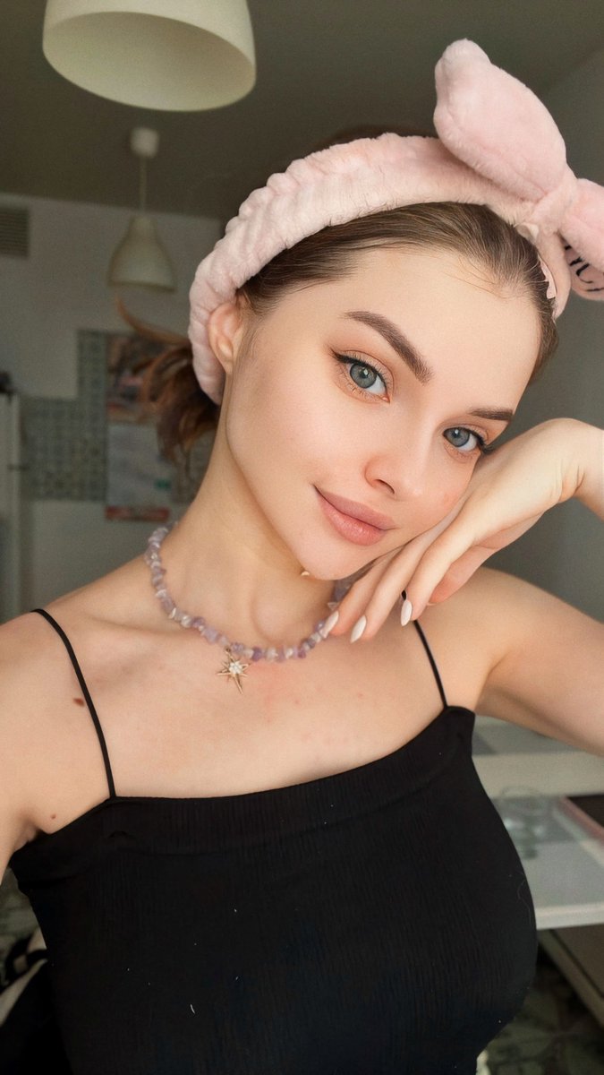 GOOD MORNING💗

Today I will show you a new art, I hope for your support.

I drew this art for a very long time and there were a lot of contradictory emotions, but my loved ones liked it very much 🤞🏻

Have a good day🫂❤️