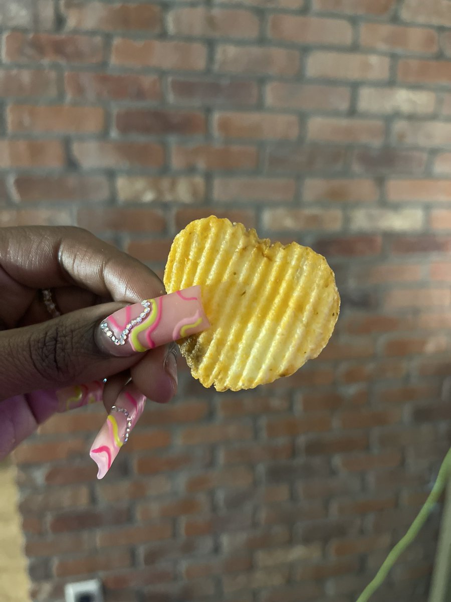 Camille2Trill's tweet photo. Thanks @RUFFLES for adding a little love in my bag π₯°π«ΆπΎ #viral #heartchip #CHIPS #SnackableSolutions #explore https://t.co/Z7npFwIWGC