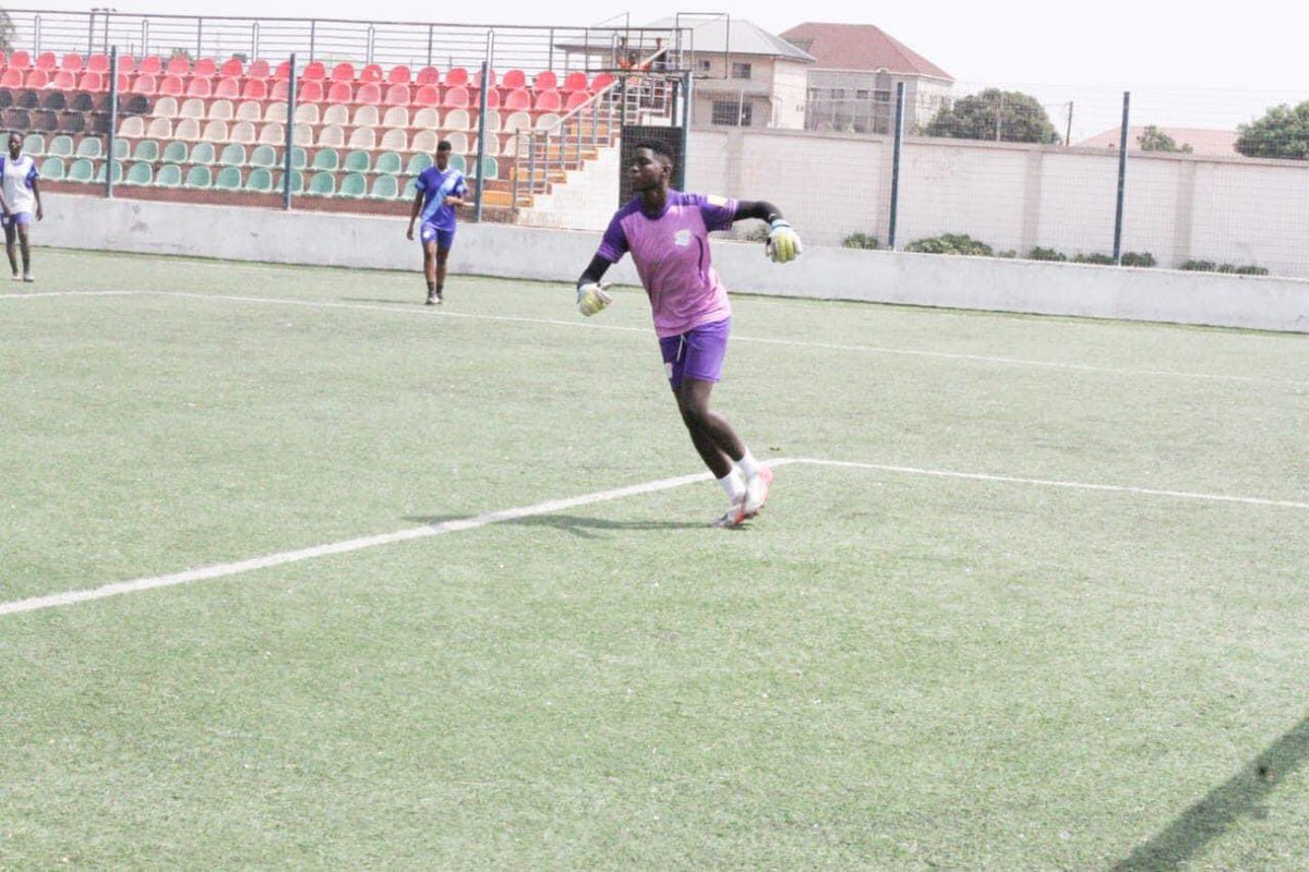 berryladiesfc's tweet image. Gifty Amewoyi has returned to training after several illness during the break 🤩🧤

Trdz: Aitana / Essien / Ayisi 

#BerryLadies 
#wegotyourback
#Bongo