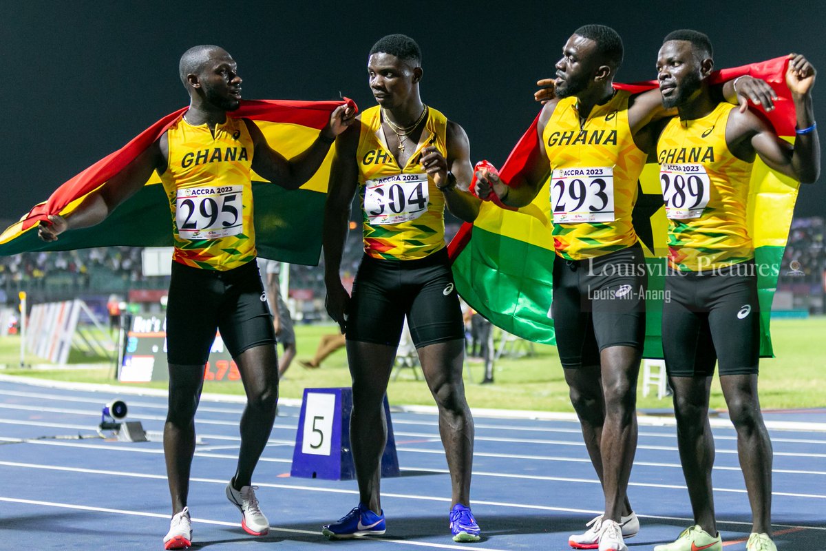 LouisvilleNii's tweet image. Nigeria no dey carry last 👏👏👏
Nigeria ditched Ghana and others to win gold in the men's and women's 4x100m relay.
Men's Relay
🥇Nigeria - 38.41s
🥈Ghana - 38.43s
🥉 Liberia - 38.73s
#Accra2023 @Accra2023AG 4x4