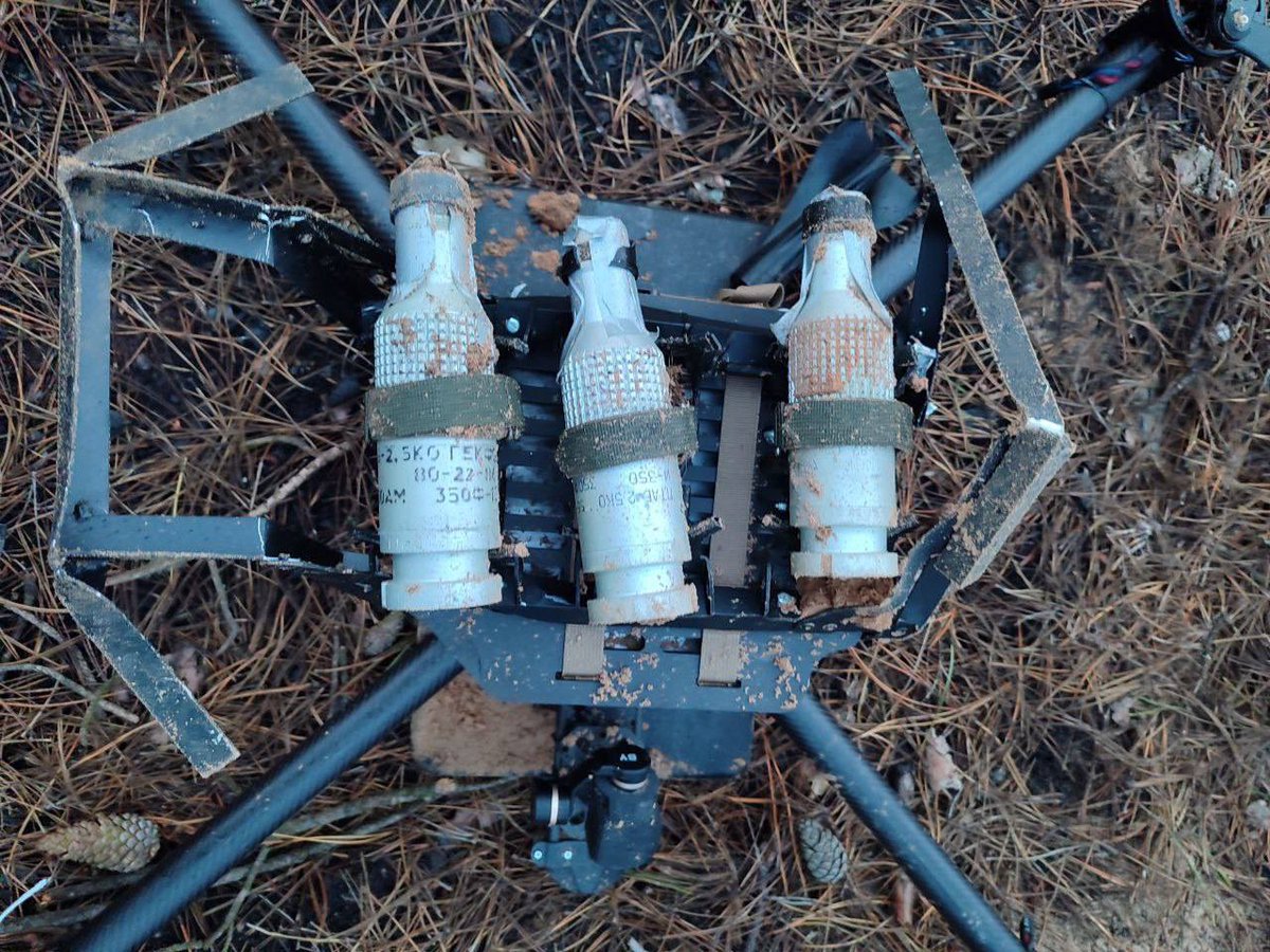 ⚠️🇺🇦Ukraine💥🇷🇺Russie :
🔹 Interception d’un drone ukrainien Vampire surnommé (Baba Yaga) transportant trois munitions.
🔺MUN : ogive de sous-munition antichar hautement explosive, à double usage PTAB-2.5KO (🇷🇺ПТАБ-2,5КО).
1/2
#eod205
