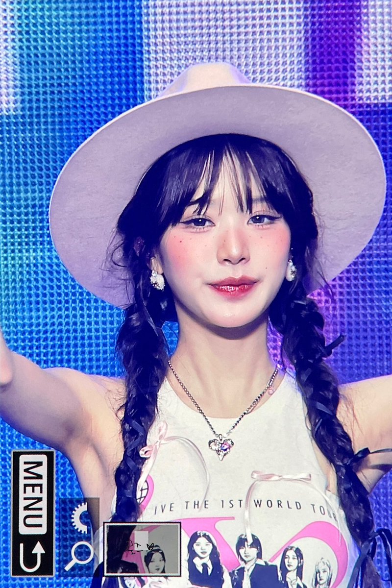 Rose_wyls's tweet photo. 240320 땋갈래 ♥︎

#IVE #아이브 #원영 #장원영 #ウォニョン #WONYOUNG #JANGWONYOUNG @IVE_twt https://t.co/cW1KZwZNQb