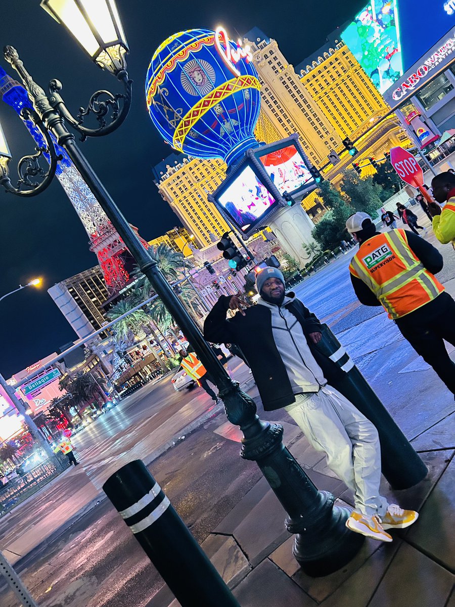 NH_Easy's tweet photo. Las Vegas living https://t.co/NZNcHWNMLX