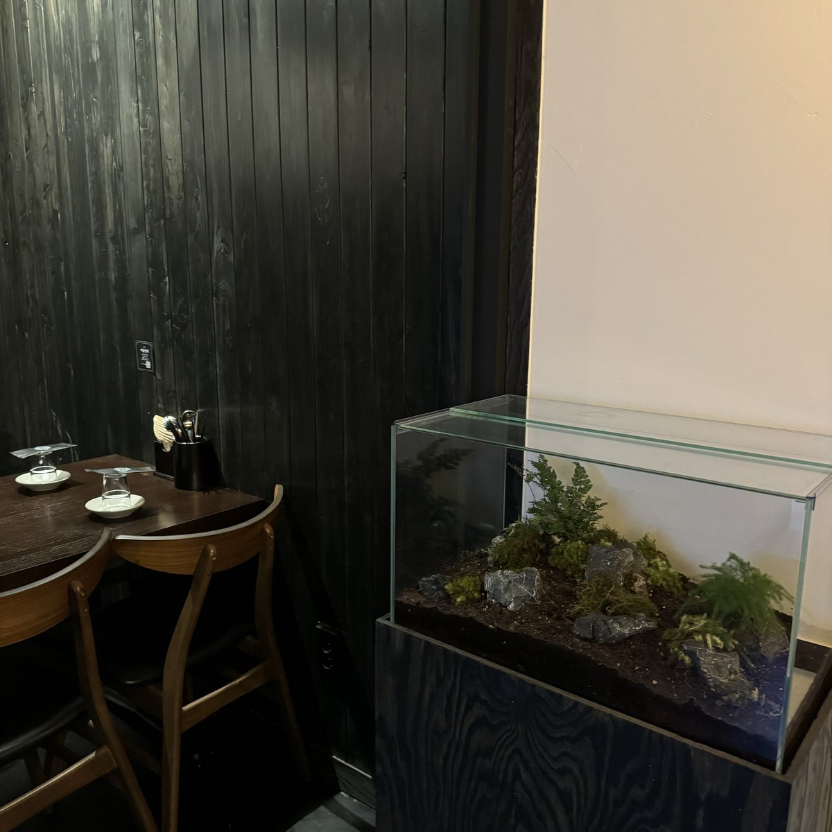 동양집 문래 🍶

새로 생긴 이자카야인데 숙성회 구성 좋고 하나하나 정성들여 손질하신 듯했다 안키모(아귀간)도 신선하고 매우 맛있었음!!

낙지감태주먹밥도 감칠맛 장난 아님ㅋㅋㅋ 한국인이라면 결코 싫어할 수 없는 맛 👍

분위기 좋고 사장님도 친절하셔서 기분 좋게 머무르다 왔다 ㅎㅎ