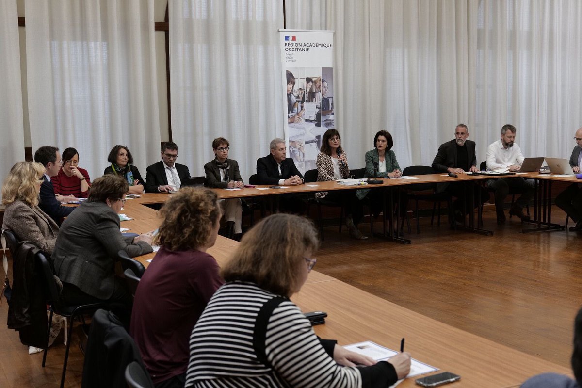 Tous mobilisés ! Entreprises &amp; professionnels associatifs, culturels, sportifs, fonction publique &amp; professions libérales pour l’accueil d’élèves de 2nde en stage du 17 au 28 juin. RV sur 1jeune1solution.gouv.fr pour déposer vos offres de stages. Merci <a href="/MedefOccitanie/">Mouvement des Entreprises de France Occitanie</a> <a href="/Occitanie/">Région Occitanie</a>