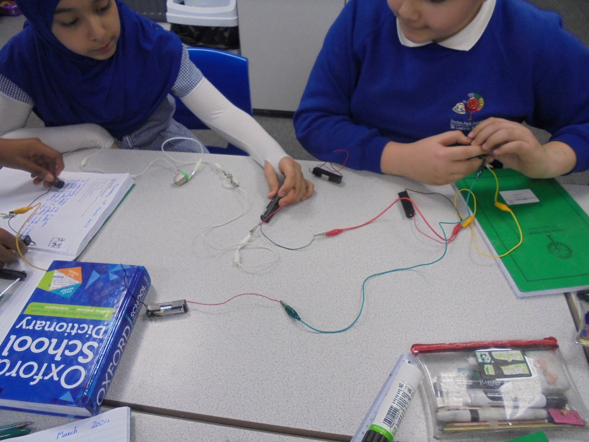 British Science Week - How many different circuits can you make in a specified amount of time? Year 6 had this challenge during #BritishScienceWeek #WeExceed