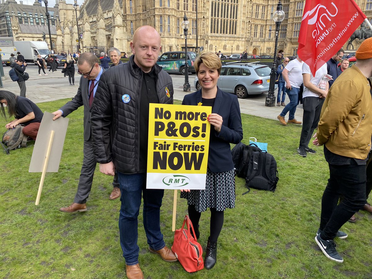 Thank you to Emma Hardy & @DianaJohnsonMP for showing their support in @RMTunion campaign to ensure we have no more P&O’s attacks on workers rights. #fairferries @hulllive @Hull_Labour @TUCYorksHumber @RadioHumberside @bbc