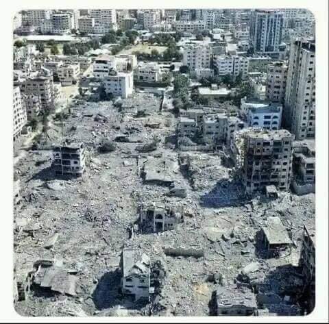 Dewa_soltan's tweet photo. إن كنت مهتم 
فقد تم مسح خان يونس عن بكرة أبيها
اللهم إنا نبرأُ إليكَ من كلِّ يدٍ كان في مقدورها أن ترفع الظلم عن غزَّة ولم تفعل..
اللهم إنا نبرأ إليك من الخذلان والسكوت والعجز وقلة الحيلة..
اللهم إليك المشتكى . https://t.co/gYWLT8yANX