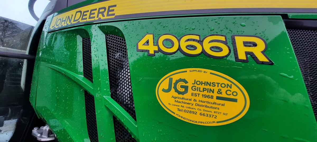 Loaded up and ready for delivery to its new owner yesterday. The mighty @JohnDeere 4066R compact utility tractor. #professional #hitchassist 🚜☝️ . Get in touch to discuss your tractor and attachment requirements.