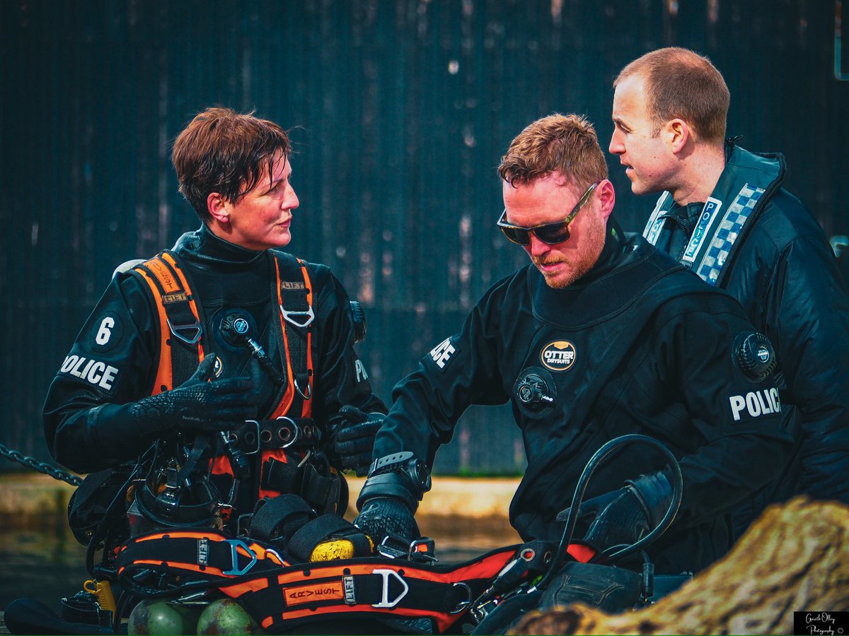 Earlier this week we spent two days at Windermere conducting some deeper dives. Although most of our work is in depths of less than 10m, it’s important to keep our skills up & be well drilled for when we’re required to go deeper. 🔵🔱 #policediver #police 📸 by @motorolley