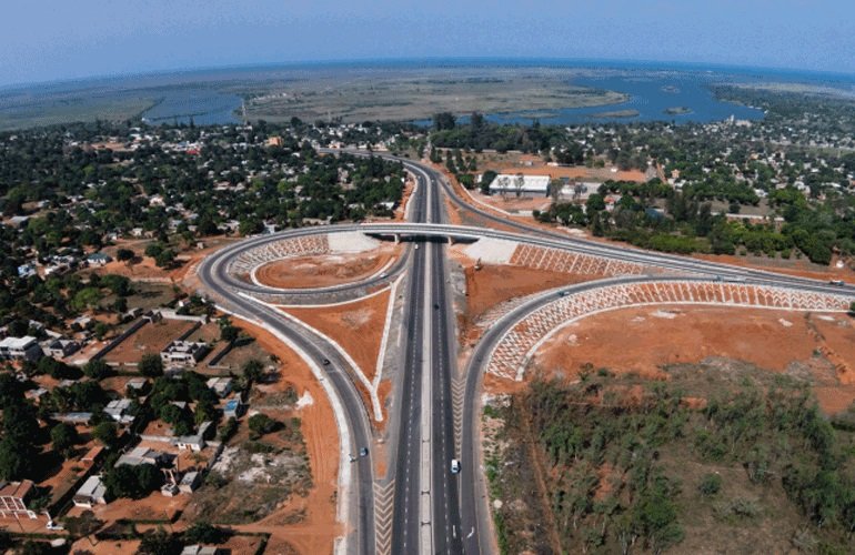 nash_wevhu's tweet photo. Ps: We know that mbudzi interchange construction is currently underway  but spreading  these exaggerated pictures won't do us go neither for the government lying isnt in line with our #NDS1 and #Vision2030 the below interchange is in Mozambique not Zim ours check repost qoute. https://t.co/1SScbgBMCq