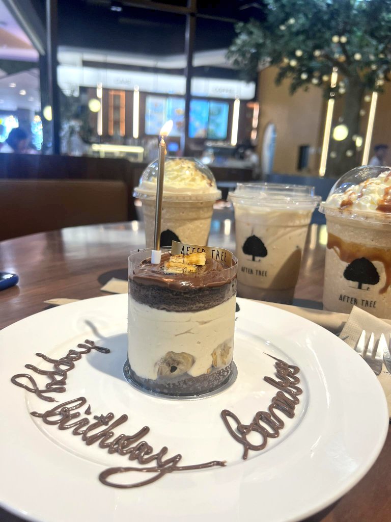 BambooGlobal's tweet photo. Happy Birthday Bamboo 

..and the celebration continues 💙

Labyu Sir B @Bamboomusiclive ...always 🤗 https://t.co/eh8eglMaeK