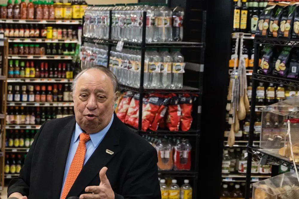 Workers at Gristedes and Food emporium are rewarded if they stop shoplifters in the act.

John Catsimatidis, CEO: “We don’t demand that they do it ... But if they do, we reward them.”

“Dial 911 and you might as well just go away ... Shoplifters will take half the store before