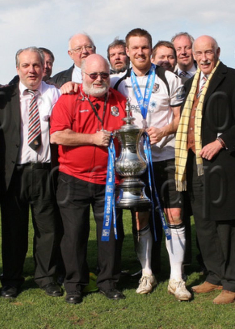 Elliot Bradbrook (@ebradbrook10) on Twitter photo So very sad to hear about the passing of Dave Skinner. Dave worked tirelessly behind the scenes to make <a href="/dartfordfc/">Dartford FC</a> a success regardless of the result on match day. Thoughts with his family, friends and all <a href="/dartfordfc/">Dartford FC</a>. Thanks for everything Dave. Rest easy mate π€π€ So very sad to hear about the passing of Dave Skinner. Dave worked tirelessly behind the scenes to make <a href="/dartfordfc/">Dartford FC</a> a success regardless of the result on match day. Thoughts with his family, friends and all <a href="/dartfordfc/">Dartford FC</a>. Thanks for everything Dave. Rest easy mate π€π€