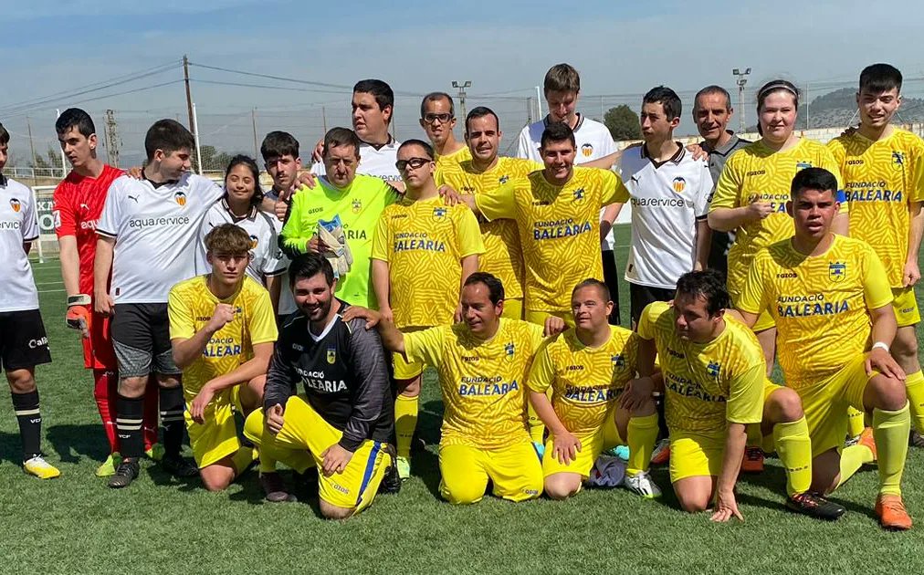 FUTBOLBASEDENIA's tweet photo. 👉Segona jornada a Onda i els equips inclusius conten els partits en victòries.
FB Dénia A 2-1 Xativa
FB Denia A 4-0 VCF
FB Denia B 6-0 Xativa
FB Denia B 4-0 VCF
Enhorabona a tots!!
Foc en groc!!🔥💛⚽ https://t.co/jQmo0u08G9