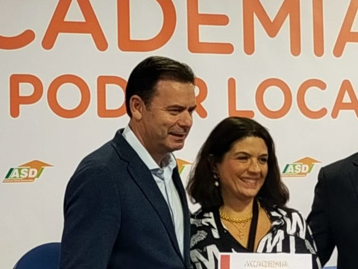 claudiassousa79's tweet photo. Temos Primeiro-Ministro! 
Parabéns e muitos sucessos, @LMontenegroPSD! https://t.co/jHo17s5KTu