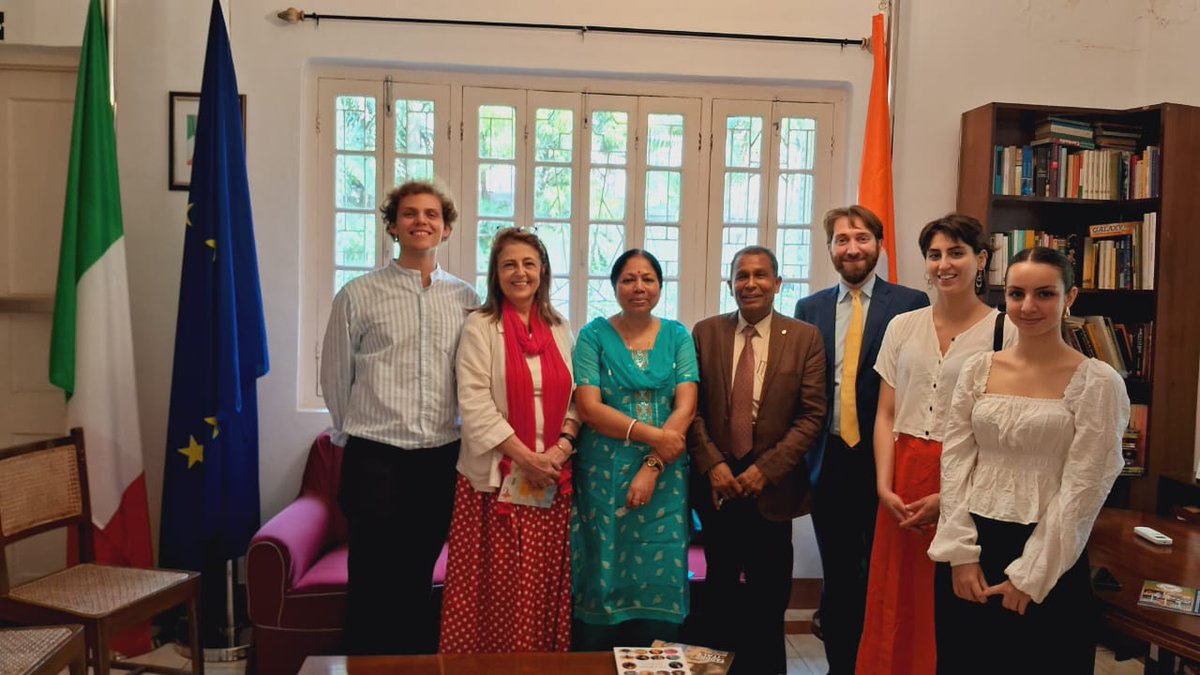 The CG of Italy had a meeting with Dr. Sujit Brahmochary-Director, Institute for Indian Mother &amp; Child and the volunteers from Italy. Discussed contributions of Europeans – especially Italians – in the field of Medicine,Education &amp; Social activities regarding the life of people.
