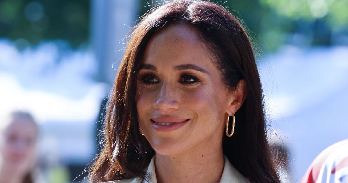 Meghan keenly 'aware' people see her as 'a princess' even after royal exit mirror.co.uk/news/royals/me…