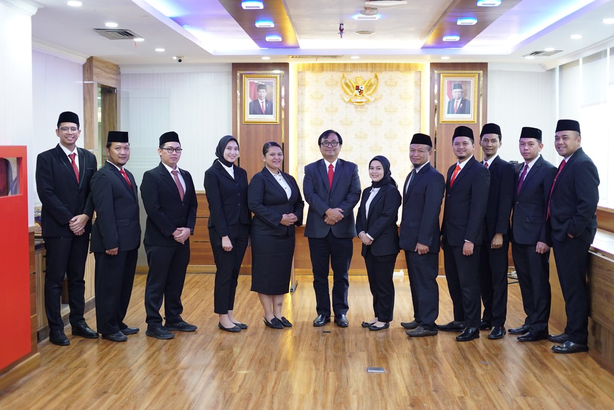 Hai #SahabatBahari, Hari ini (21/03) <a href="/djpt_kkp/">Direktorat Jenderal Perikanan Tangkap</a>  menyelenggarakan pelantikan dan pengambilan sumpah Pegawai Pemerintah dengan perjanjian kerja lingkup (PPPK) Ditjen Perikanan Tangkap bertempat di GMB II KKP, Jakarta.
#2024KKPBeyond #DJPTBersinergi #SailBeyondWithBlueEconomy