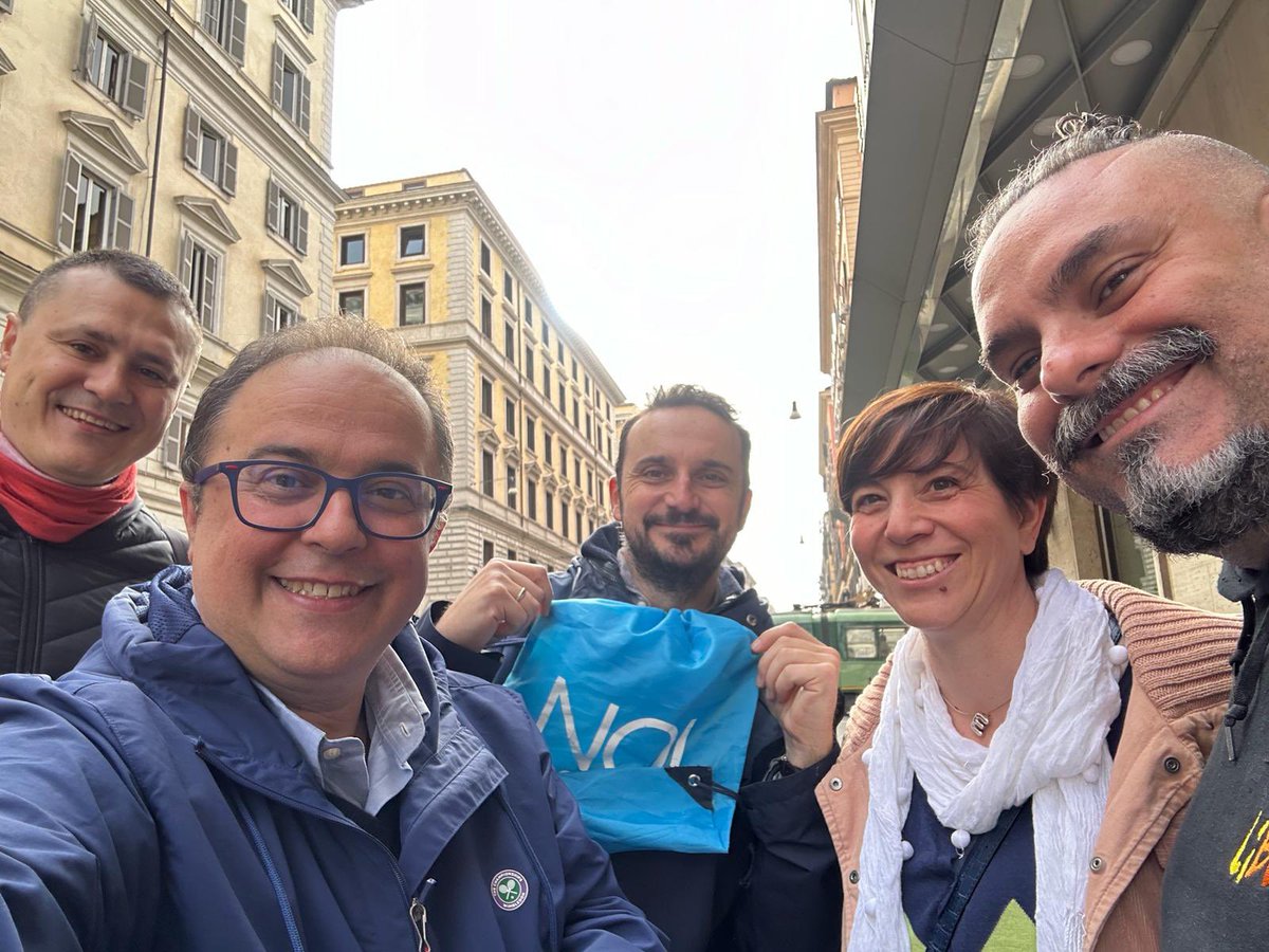 “Roma città libera dalle mafie e dalle ingiustizie”. #noicoopreno sfila in occasione della della ventinovesima edizione della Giornata Nazionale della Memoria e dell'Impegno in ricordo delle vittime innocenti delle mafie insieme a tantissime associazioni e agli studenti.