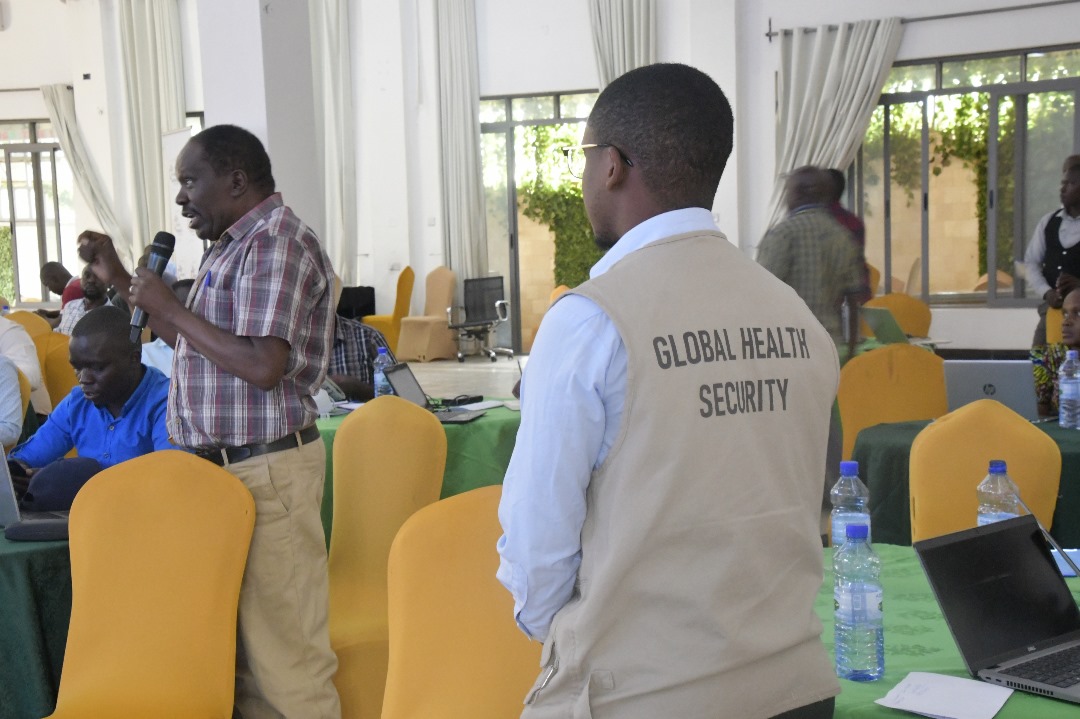 Uganda is among the 1st countries in Africa to roll out the @WHO ground crossing multi-hazard assessment tool to improve border health security & response capabilities. This is with support from @BaylorUganda through @CDCGlobal in collaboration with @IOM #healthrisks #epidemics