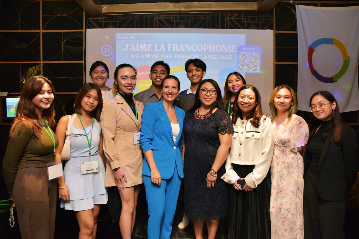 FrenchEmbassyPH's tweet photo. 🎤🎶 Retour en photos de la soirée karaoké de la #Francophonie à Manille hier soir avec les ambassades de la Francophonie aux 🇵🇭, les institutions culturelles, et les étudiants francophones et francophiles. Merci de vous joindre a nous! #JournéedelaFrancophonie 🌏🇫🇷 https://t.co/KanaEkmFam