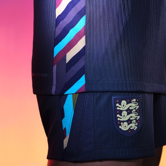 daveatherton's tweet photo. I see @nikefootball have shown total disrespect to England's flag. dating back to 1188 when adopted by Henry II.

I'm only surprised the Three Lions haven't put on a dress, makeup, grown breasts, &amp; sports an erection. 

The Three Lions dates to 1189 &amp; Richard I, The Lionheart https://t.co/AKY6PEOj6m